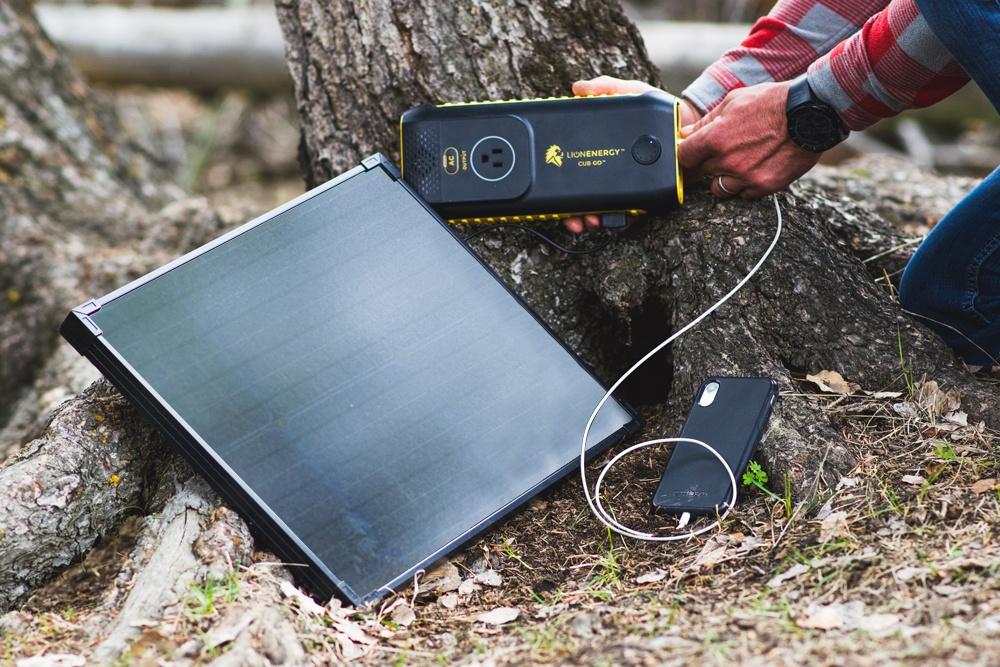 Lion Energy Cub GO battery Solar Panel Bundle